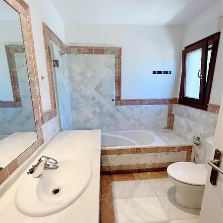 Luxurious Golden Mile Apartment