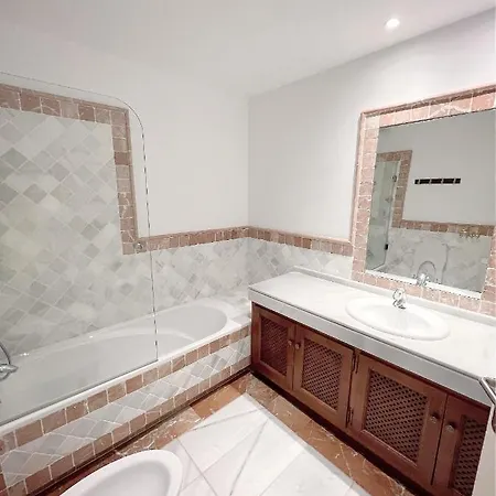 Luxurious Golden Mile Apartment Marbella