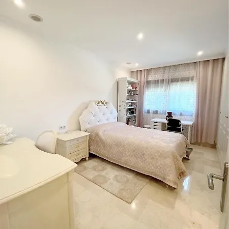 Apartment Luxurious Golden Mile