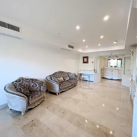 Luxurious Golden Mile Marbella