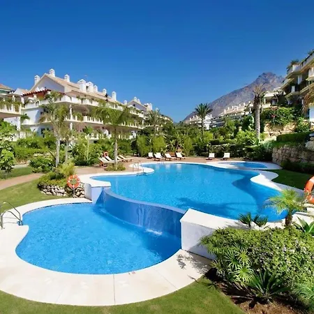 Luxurious Golden Mile Apartment